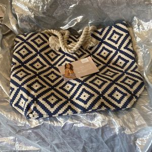 Summer & Rose Tote Beach Bag from Fab Fit Fun Eva Longoria Navy & Cream New